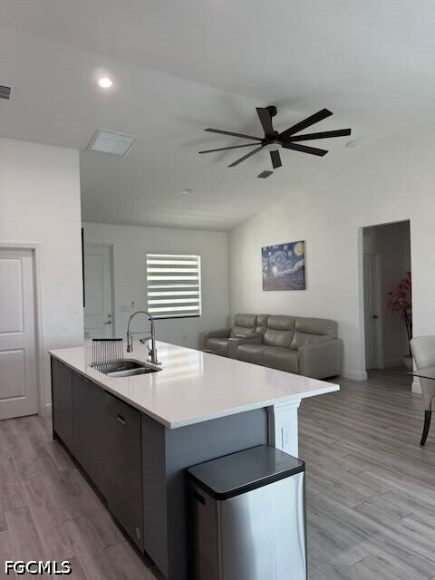 Foto del edificio - 8041 Sherwood Cir