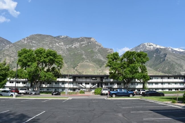 Building Photo - Sierra Ridge