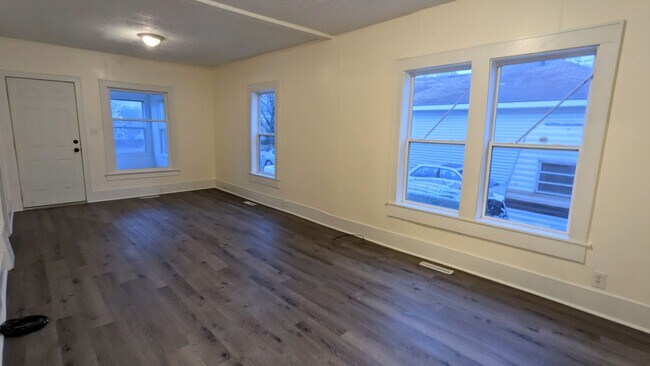 Foto del edificio - 717 Young Ave