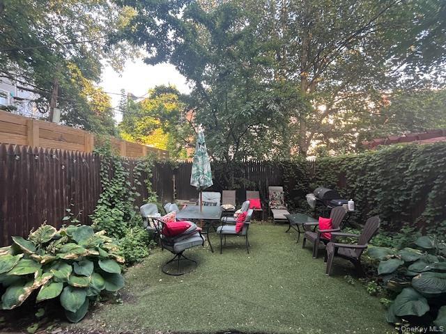 Primary Photo - 46 Weirfield St