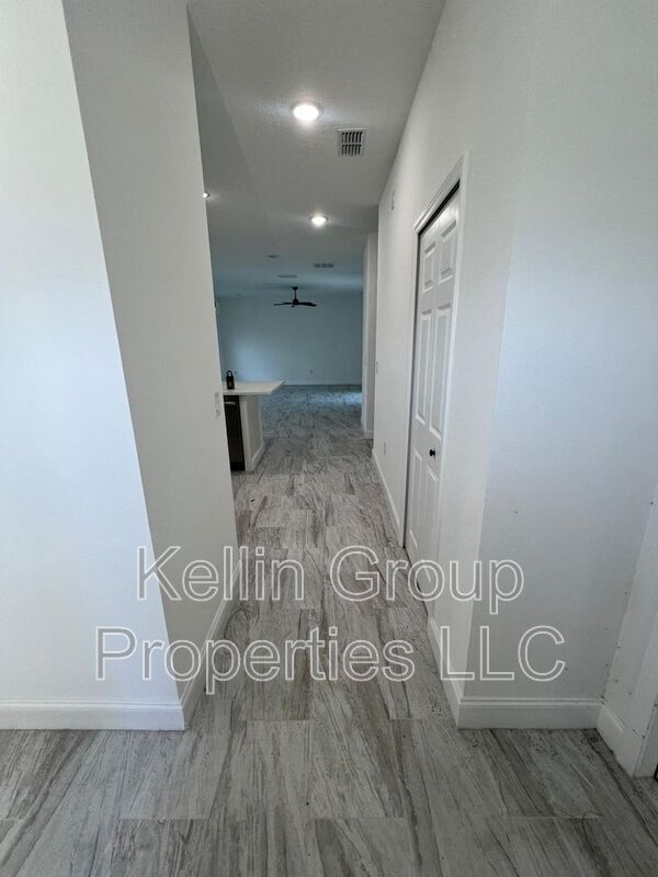 Building Photo - 1334 Salisbury Dr