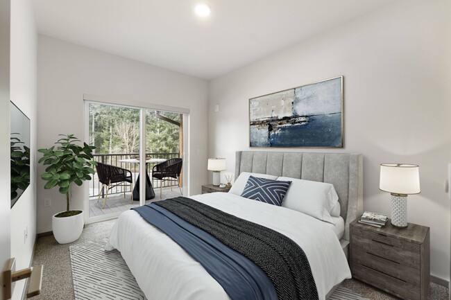 Red Cedar Furnished Guest Bedroom and Balcony - The Lodge