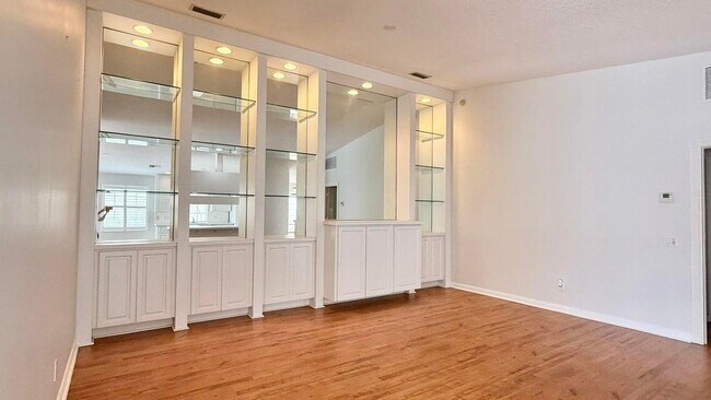 Foto del edificio - 2243 Blue Springs Rd