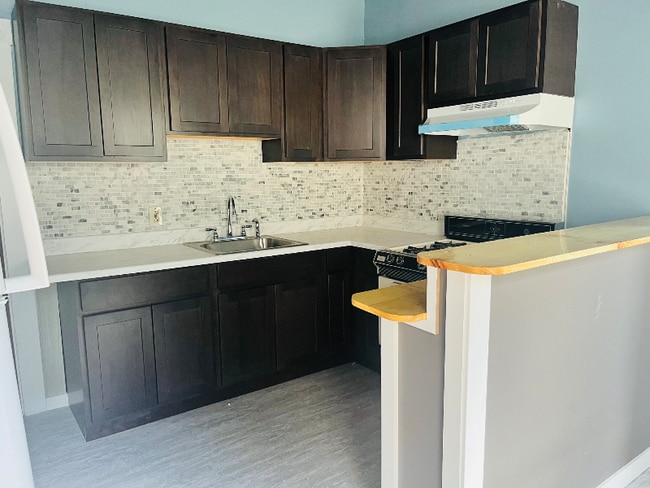 Building Photo - 25 Homer St