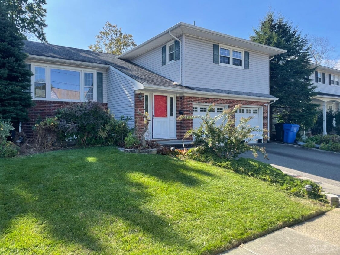 63 S Cliff Rd, Woodbridge Township, NJ 07067 House Rental in