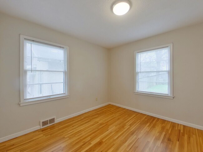 Foto del edificio - 1823 N Jeanette Ave