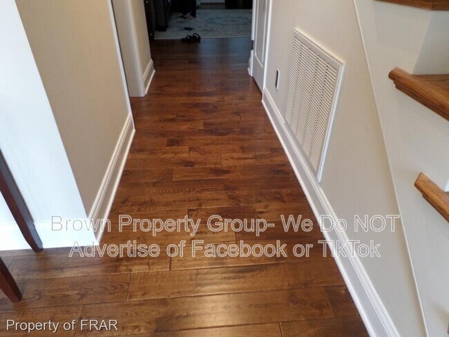 Foto del edificio - 124 Highgrove Ct