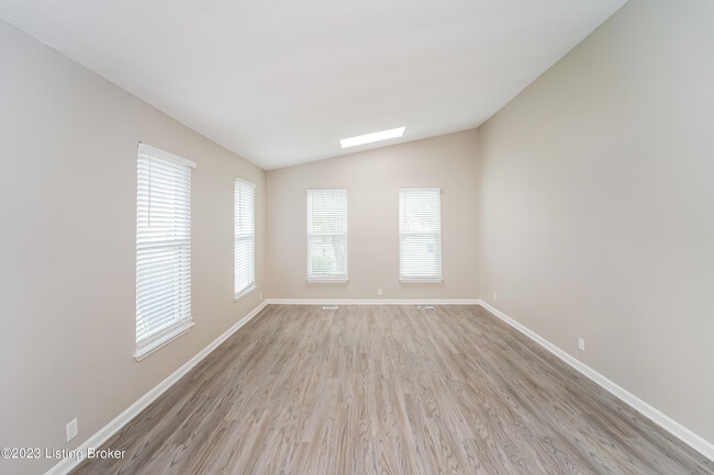 Building Photo - 10603 Turf Ct