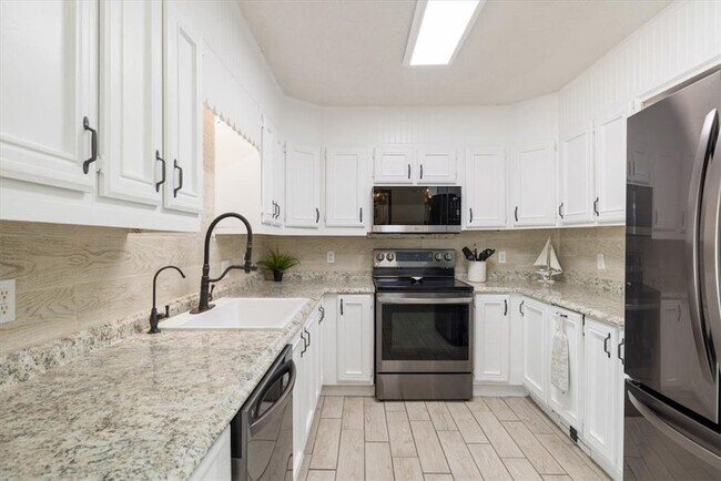 Building Photo - 8795 101st Ct
