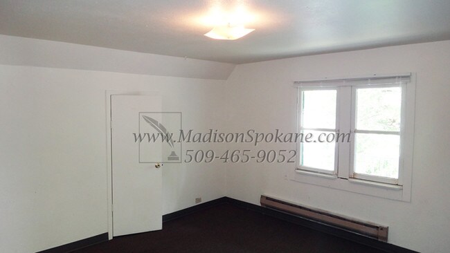 Building Photo - 1317 W Augusta Ave