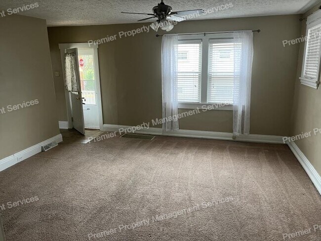 Foto del edificio - 446 Wayne St