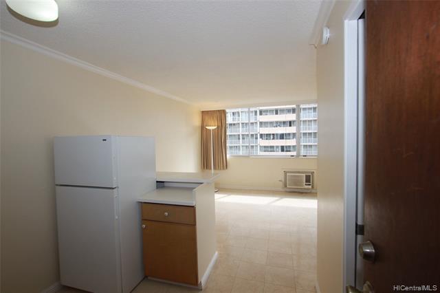 Building Photo - 1560 Kanunu St