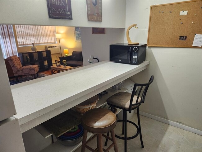 Building Photo - 1643 Cambridge St