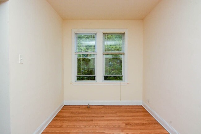 Building Photo - 2600 N Kimball Ave
