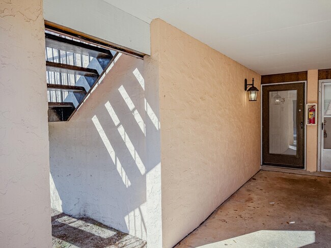 Foto del edificio - 403 Marshall Ct