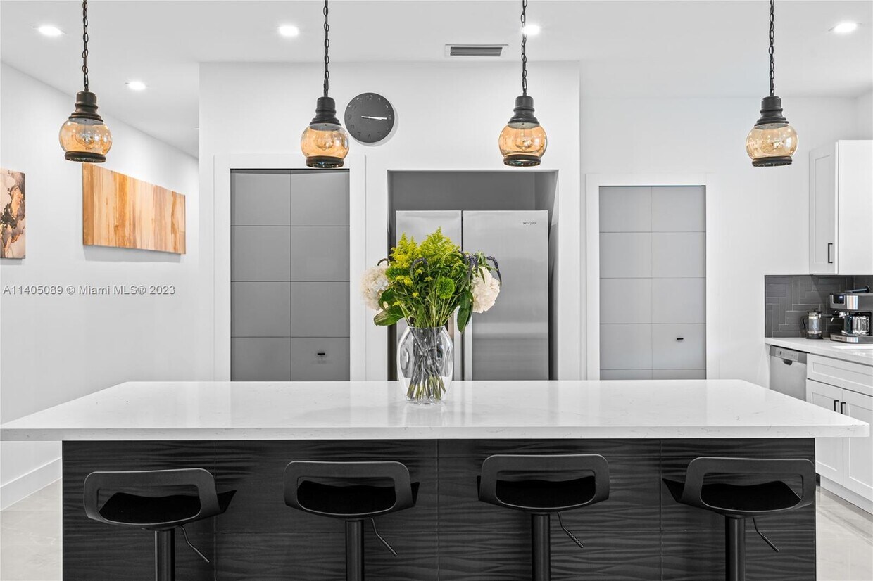 Foto principal - 3619 SW 27th St