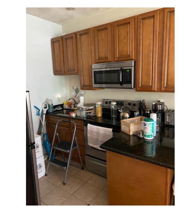 Building Photo - 250 Newbury St