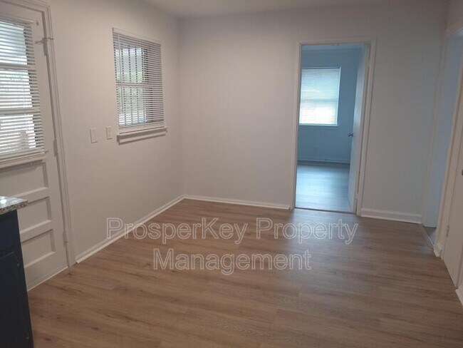 Foto del edificio - 2215 Biltmore Ave