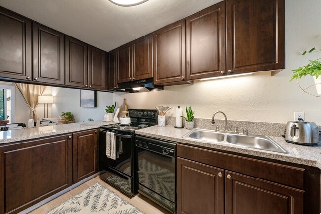 Photo - Harbor Park Apartments