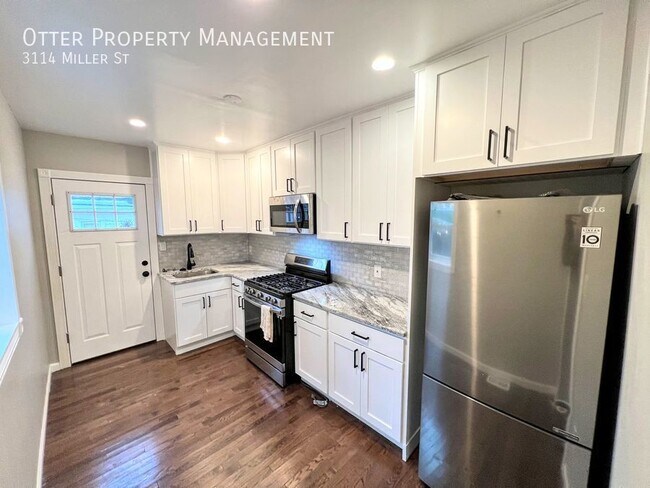 Foto del edificio - 2BR/1.5BA Spacious Townhome on Great Block...
