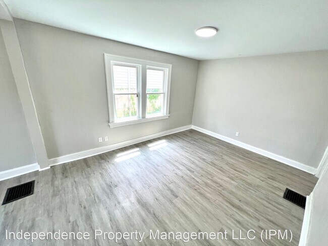 Building Photo - 4 br, 2 bath House - 2361 Iroll Ave.