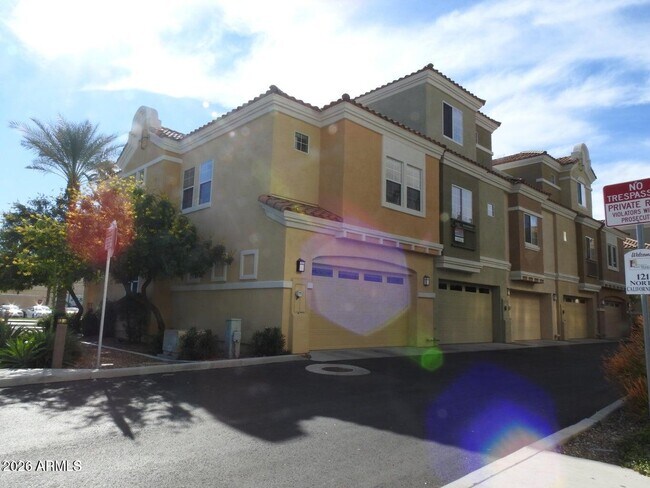 Foto del edificio - 121 N California St