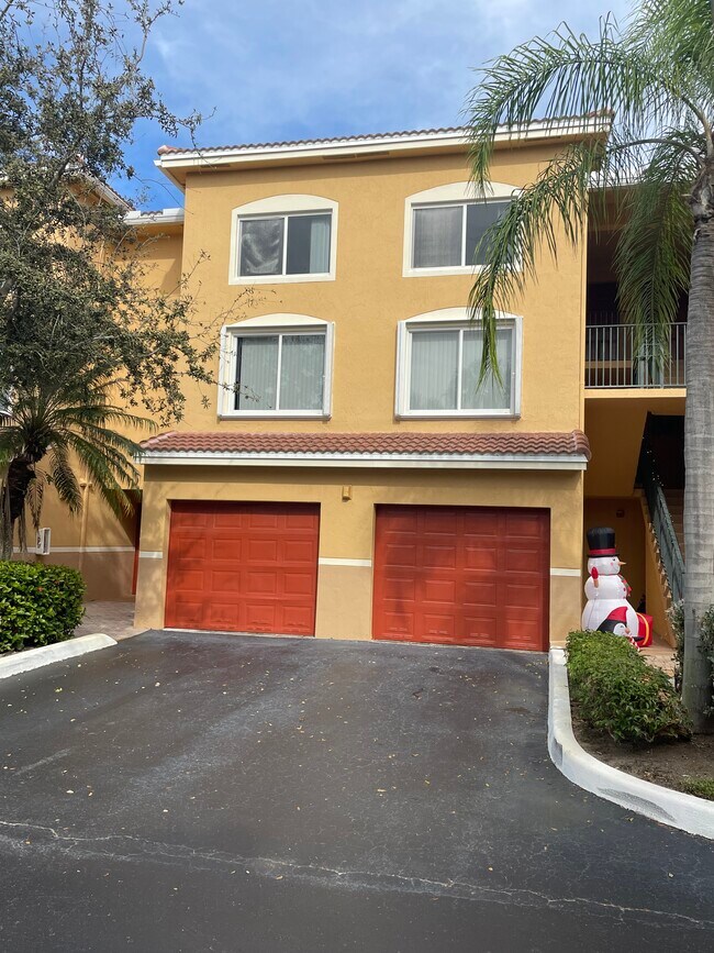 300 Scotia Dr Unit 304, Hypoluxo, FL 33462 Condo for Rent in Hypoluxo