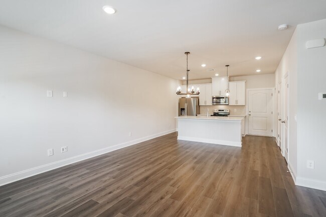 Building Photo - 102 Maybrook Drive 2