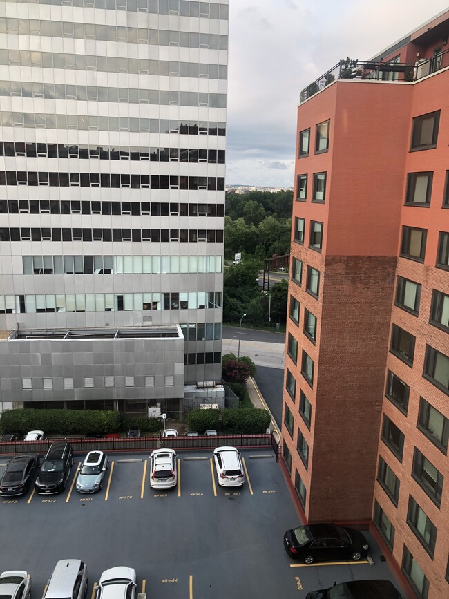 Building Photo - 1111 Arlington Blvd