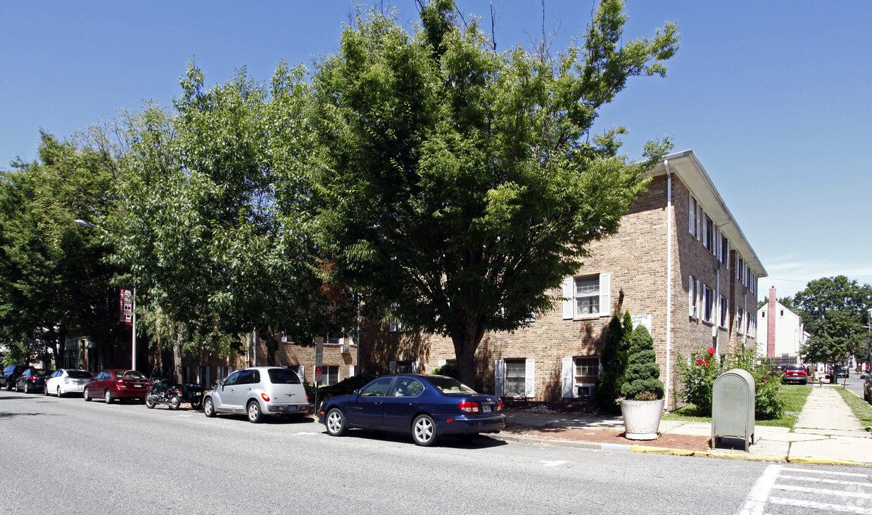 Building Photo - Bonaparte Apartments