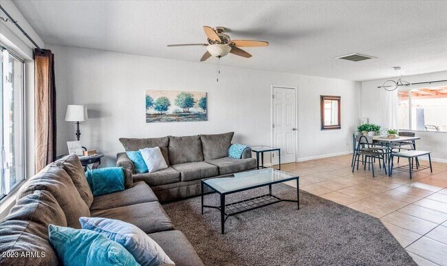 Building Photo - 8507 E Mariposa Dr