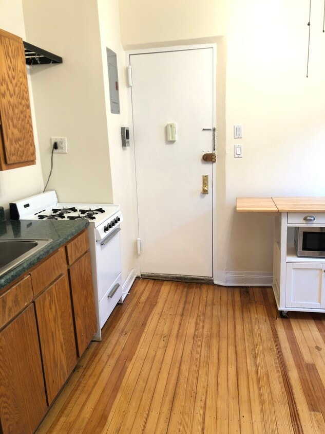 Primary Photo - 364 93rd St
