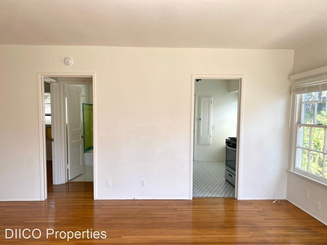Building Photo - 1 br, 1 bath Apartment - 1536-1542  Vetera...