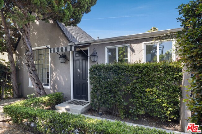 Foto del edificio - 437 Norwich Dr