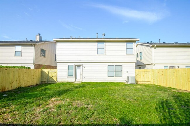 Building Photo - 15222 Blue Creek Ranch Dr