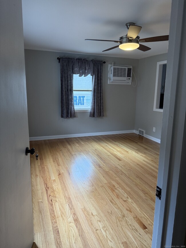 Building Photo - 21 Mettler St
