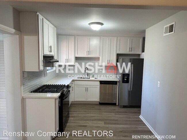 Foto del edificio - 3 br, 1.5 bath House - 512 Fleda Rd