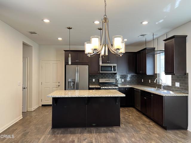 Foto del edificio - 668 Owens River Dr