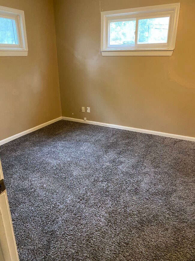 Building Photo - 17604 Montgall Dr