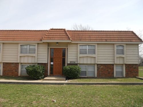 Primary Photo - 2021 W 27th St