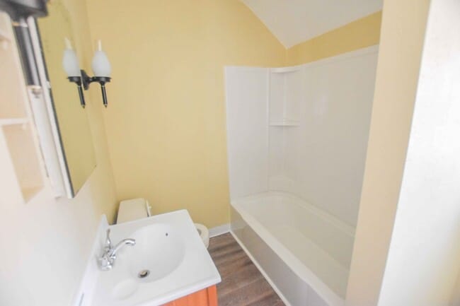 Building Photo - Grand Forks 4-Plex