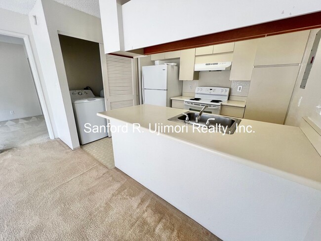 Building Photo - paa94775