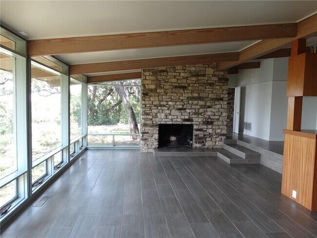 Building Photo - 4610 Crestway Dr