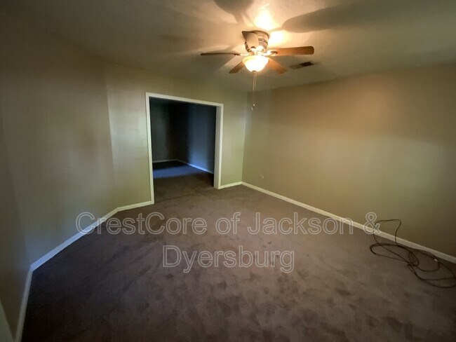 Foto del edificio - 304 Butterworth Ave