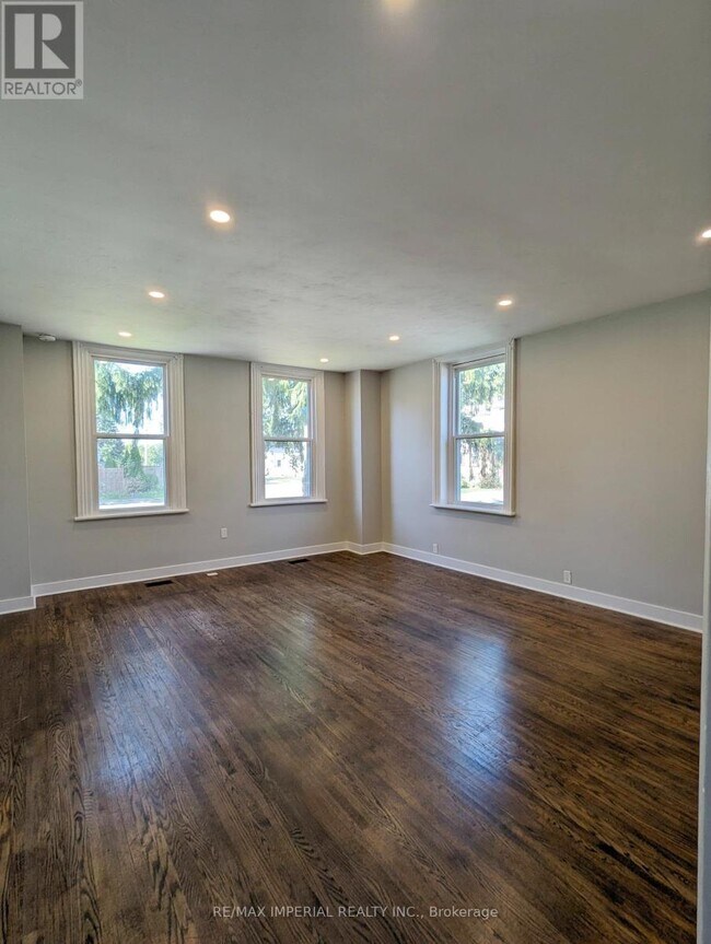 Photo du bâtiment - 2 Huron St