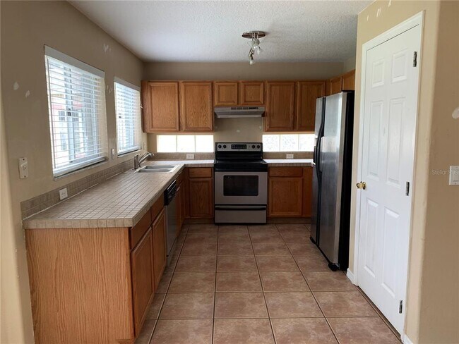 Building Photo - 3814 Regents Way