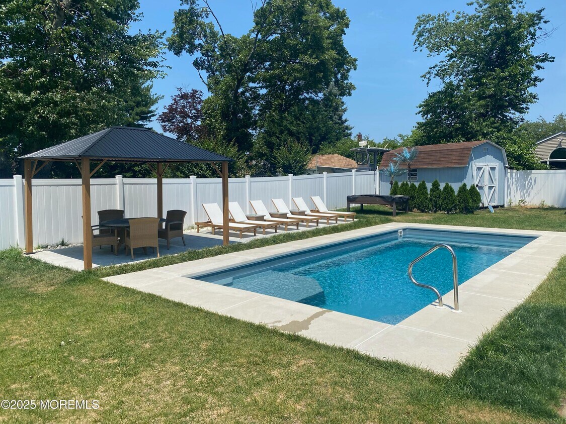 Foto principal - 7 Peach Tree Rd