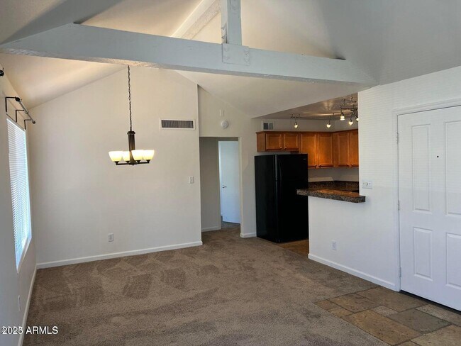 Foto del edificio - 10115 E Mountain View Rd