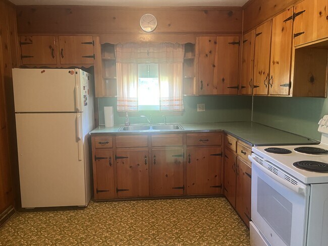 Building Photo - 141 Daniels Pl