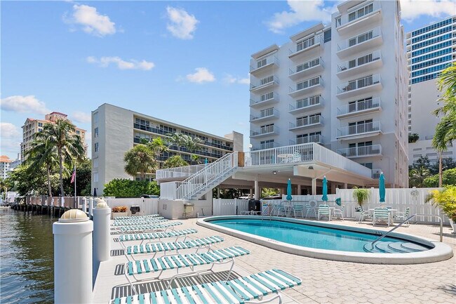 Foto del edificio - 95 N Birch Rd